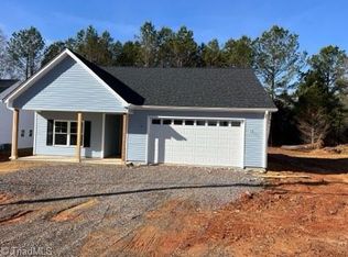 614 Carolina Ave, Yadkinville, NC 27055
