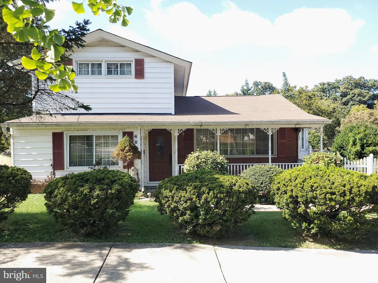 409 Hull Pl photo 1
