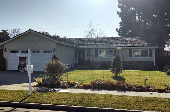 2nd image of 874 Kingfisher Dr