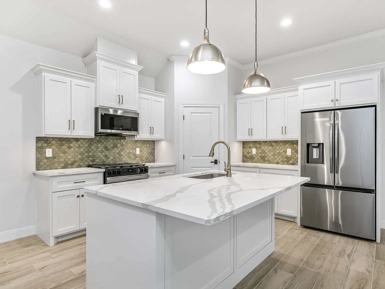 3 bed, 1725 sqft, $2,800 — Photo 3