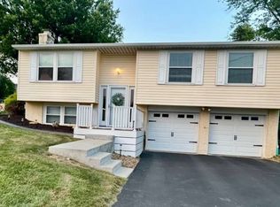 126 Mohican Dr, Greensburg, PA 15601