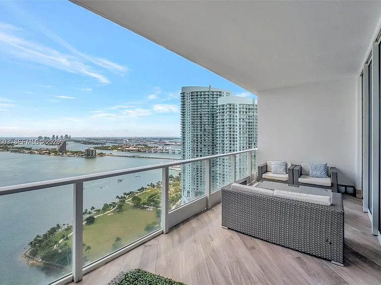 2020 N Bayshore Dr #3408 — Photo 2