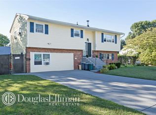 360 3rd Ave, Bayport, NY 11705