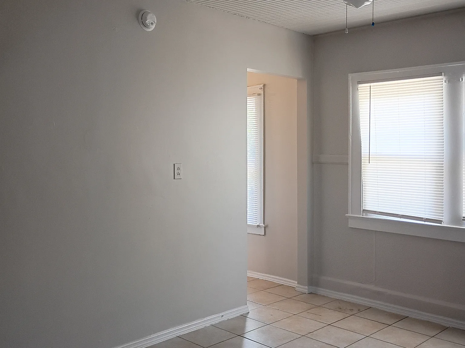 3 bed, 1000 sqft, $1,650 — Photo 4