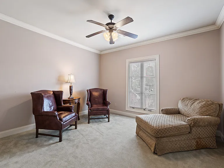 118 W Bayou Pkwy — Photo 17