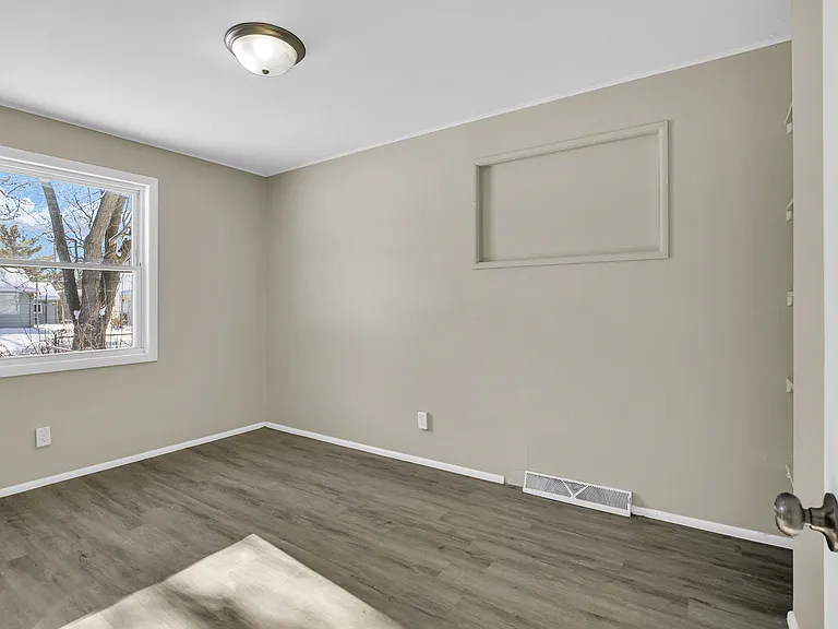 1101 N McKinley Ave — Photo 14