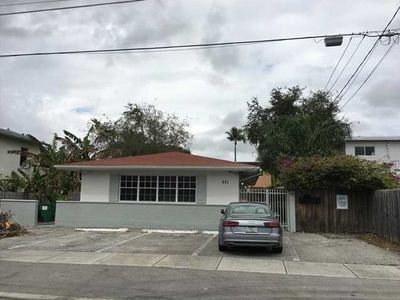 571 NE 67th St, Miami, FL, 33138