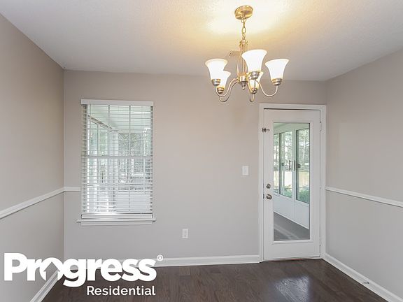 5th image of 190 Summer Lake Dr SW
