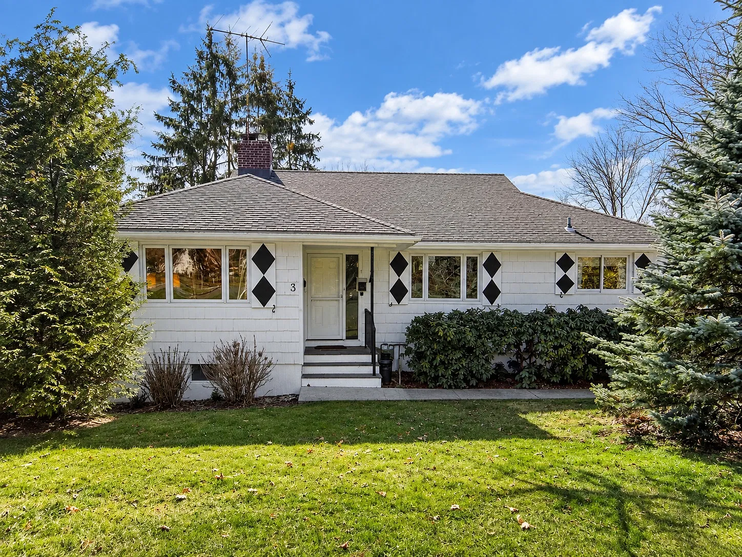 3 Hickory Dr — Photo 2