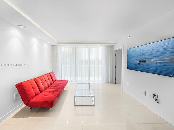 5th image of 2642 Collins Ave APT 508