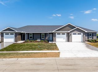 435 N 4th Ave, Eldridge, IA 52748