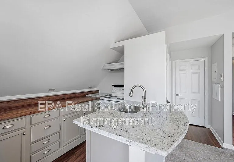 255-257 Loraine Ave #5 — Photo 16