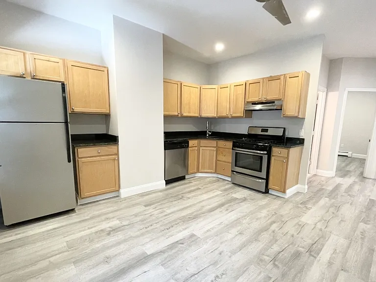 174 Bolton St #1A — Photo 1