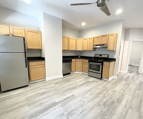 174 Bolton St #1A Photo 1