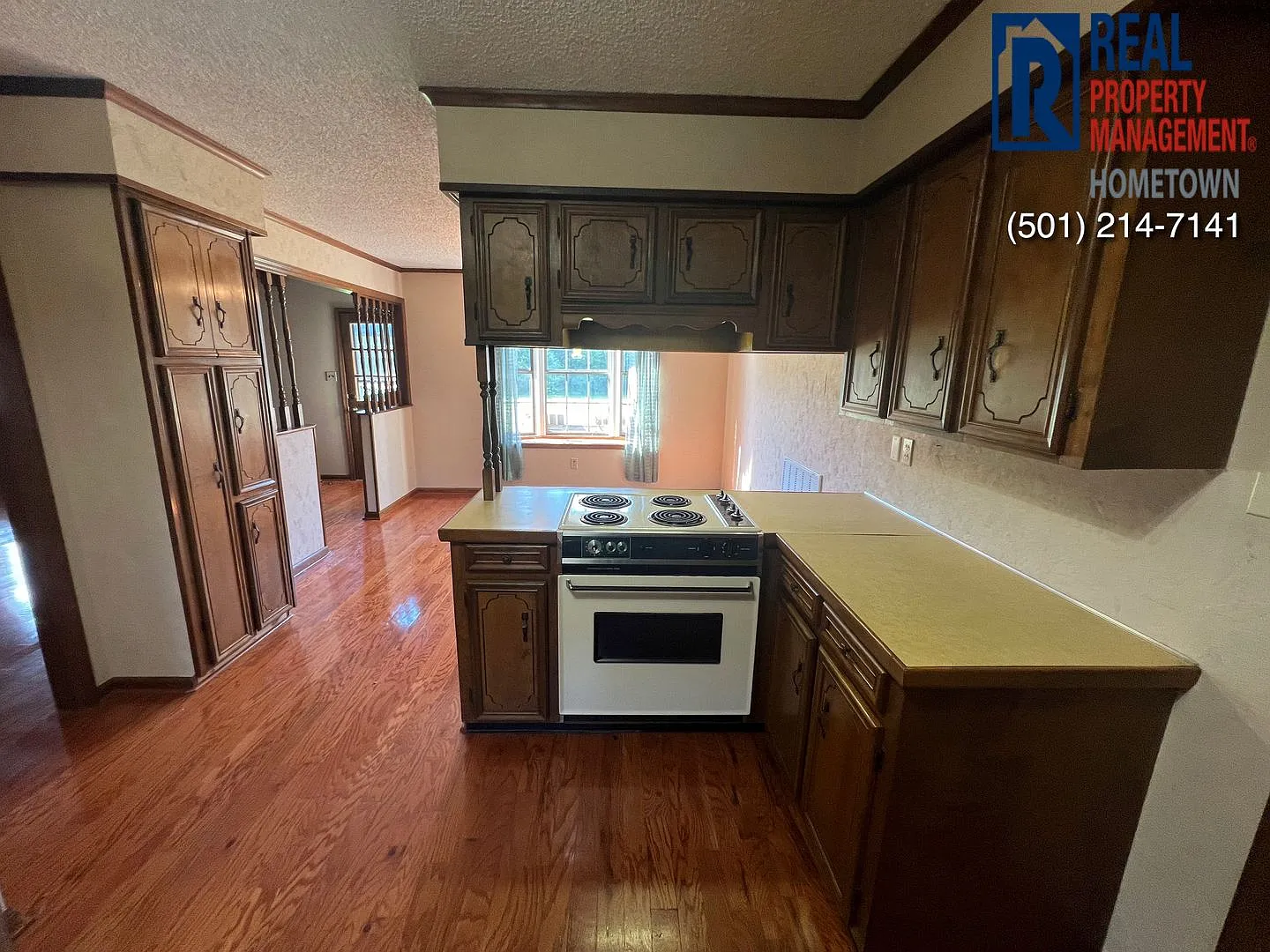 Gorgeous 4-Bedroom 3-Bath Home For Rent in Bryant! — Photo 4