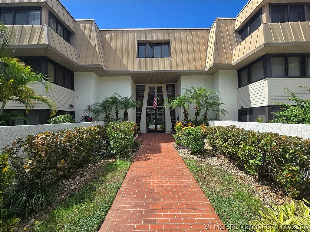1 bed, 1.0 bath, 804 sqft, $1,850 — Photo 1
