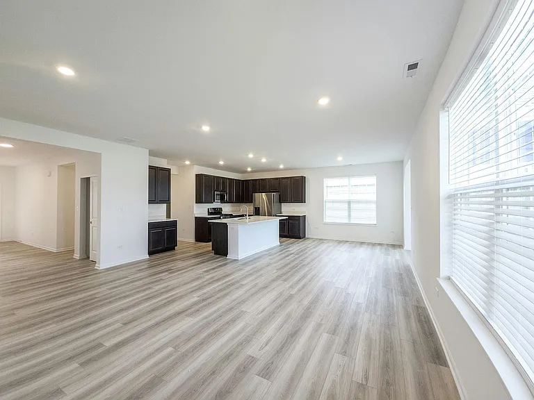 11087 Thomas St — Photo 4