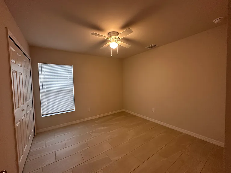 1415 NE 8th Pl — Photo 8