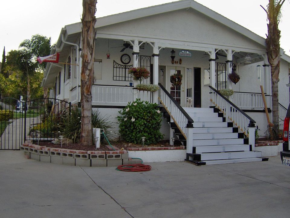 2nd image of 23960 Rhodes Ave