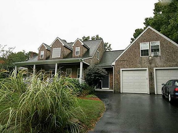 3rd image of 260 Mulberry Dr