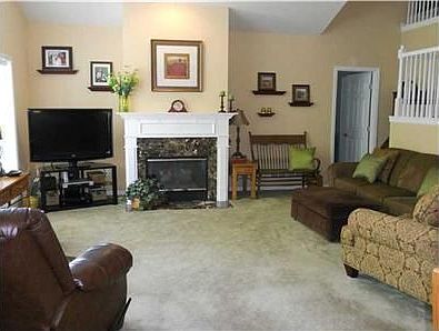 3rd image of 835 Hawks Crest Ln