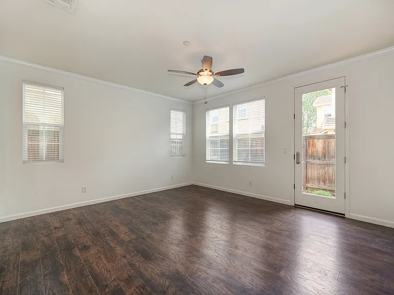 24 Crystalwood Cir — Photo 12