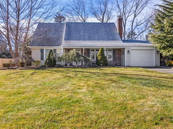 30 Hopewell Drive, Stony Brook, NY 11790