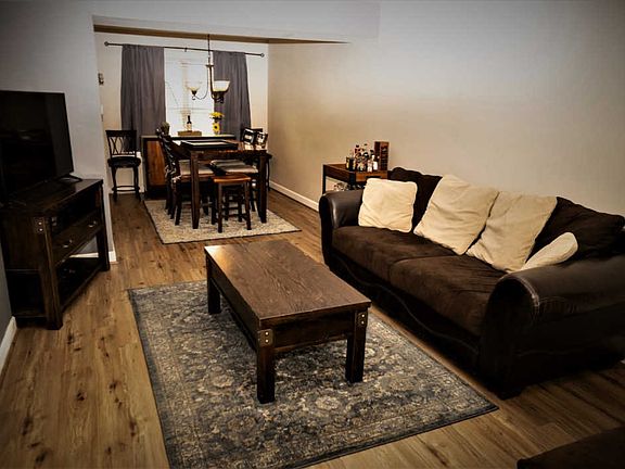 3rd image of 1796 Barnhill Dr