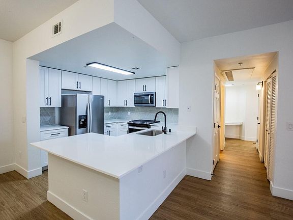 4th image of 320 Conestoga Way #1206