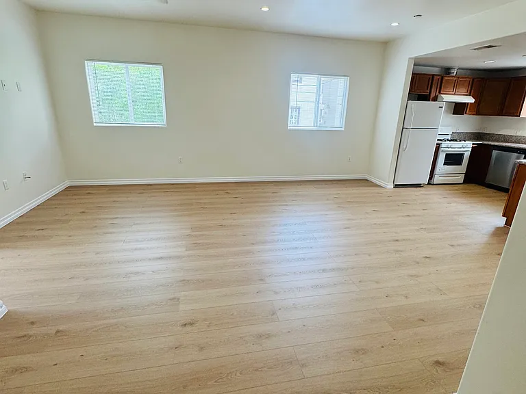 7327 Milwood Ave #103 — Photo 3