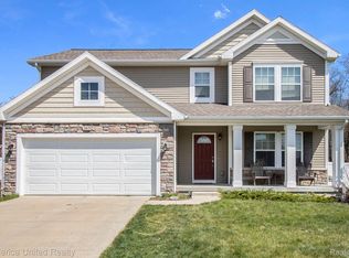 3652 Amber Oaks Dr, Howell, MI 48855