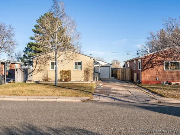 5111 Townsend Pl, Cheyenne, WY 82009