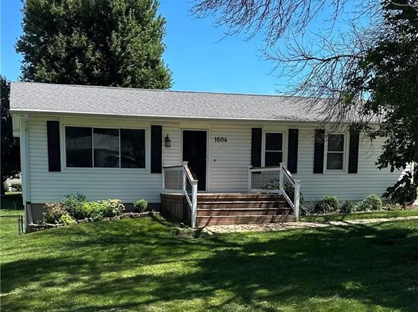 1604 Ridge Dr, Mound City, MO 64470