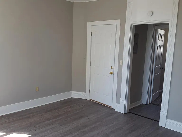 341 Park Ave #4 — Photo 6