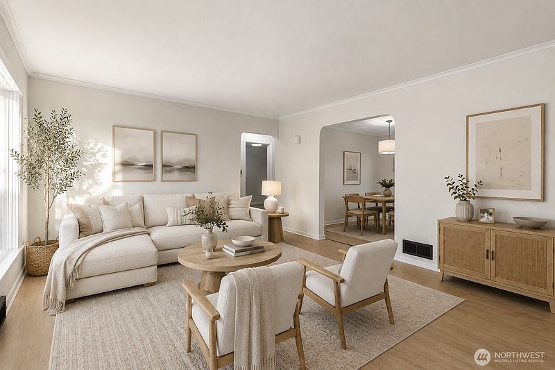 3rd image of 924 E 57th Street