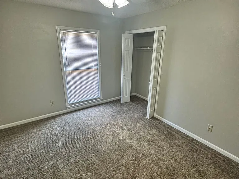 205 Oak Bluff Dr — Photo 20
