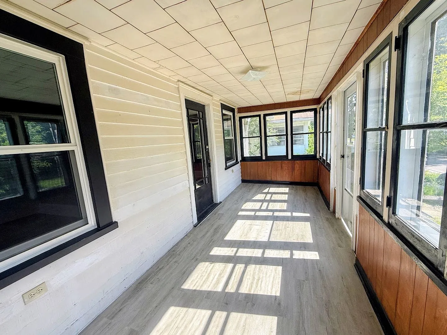 Two bedroom one bathroom single level home for rent — Photo 2