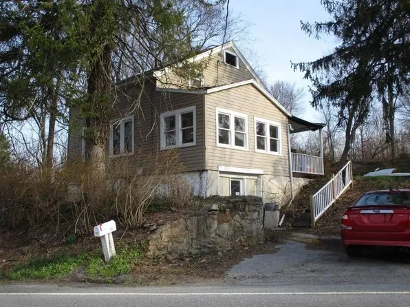 1051 Saint Clair Rd, Johnstown, PA 15905