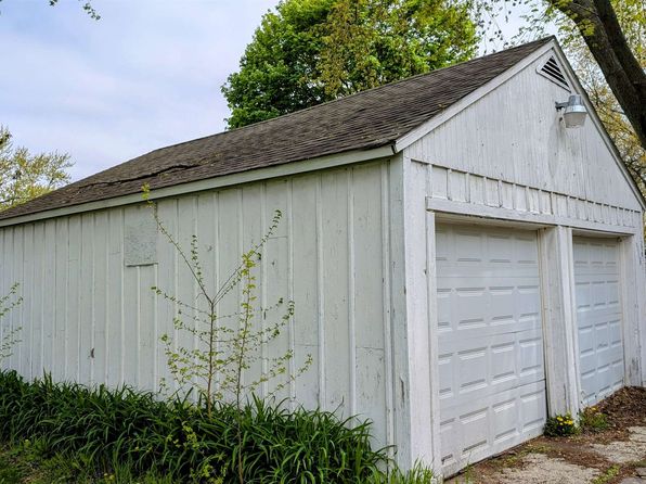 318 E Main St, Stillman Valley, IL 61084