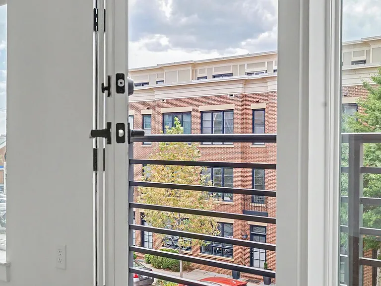 701 N Henry St #306 — Photo 34