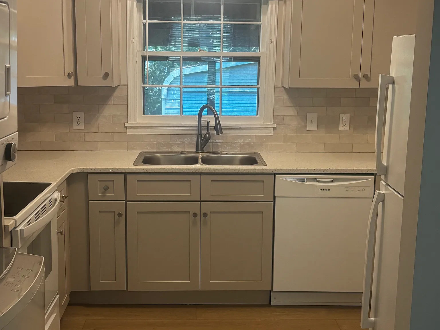 2 bed, 800 sqft, $1,895 — Photo 3
