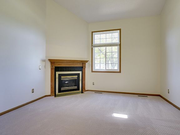 3rd image of 2550 Bedford Ct