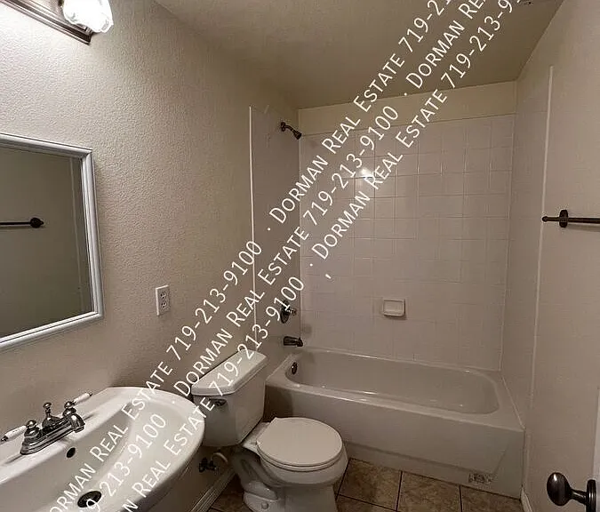 6931 Hillock Dr — Photo 28