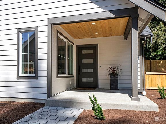 3rd image of 11520 NE 53rd Street