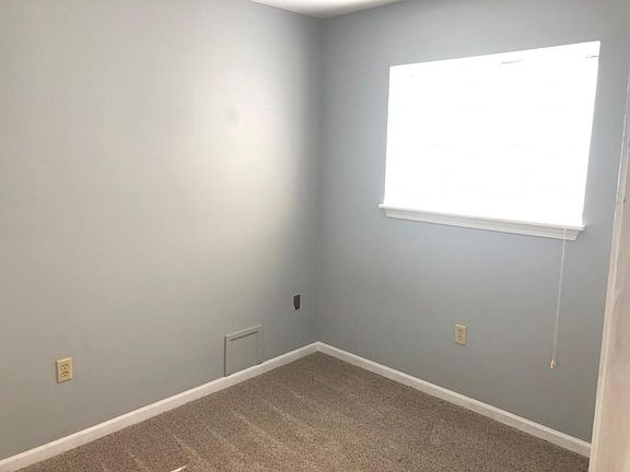 4th image of 960 Life Dr APT 15