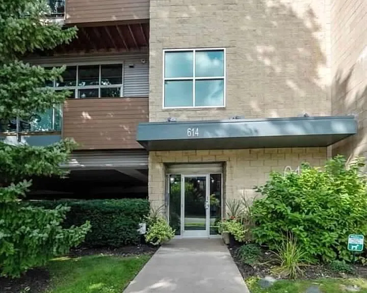 614 S Troy St #102 — Photo 28