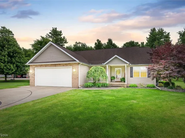 3006 Amity Ln, Conneaut, OH 44030