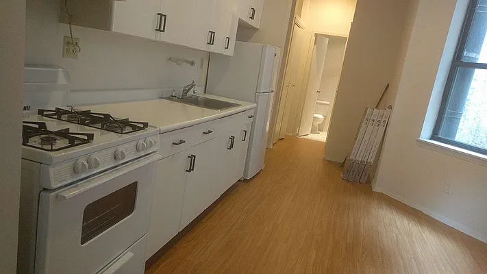 Rented by Avenues Real Estate | media 11