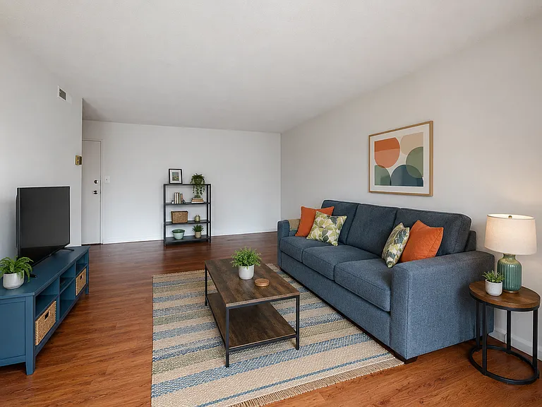 Takoma Towers — Photo 13