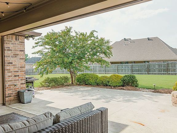 4th image of 187 Diane Ln